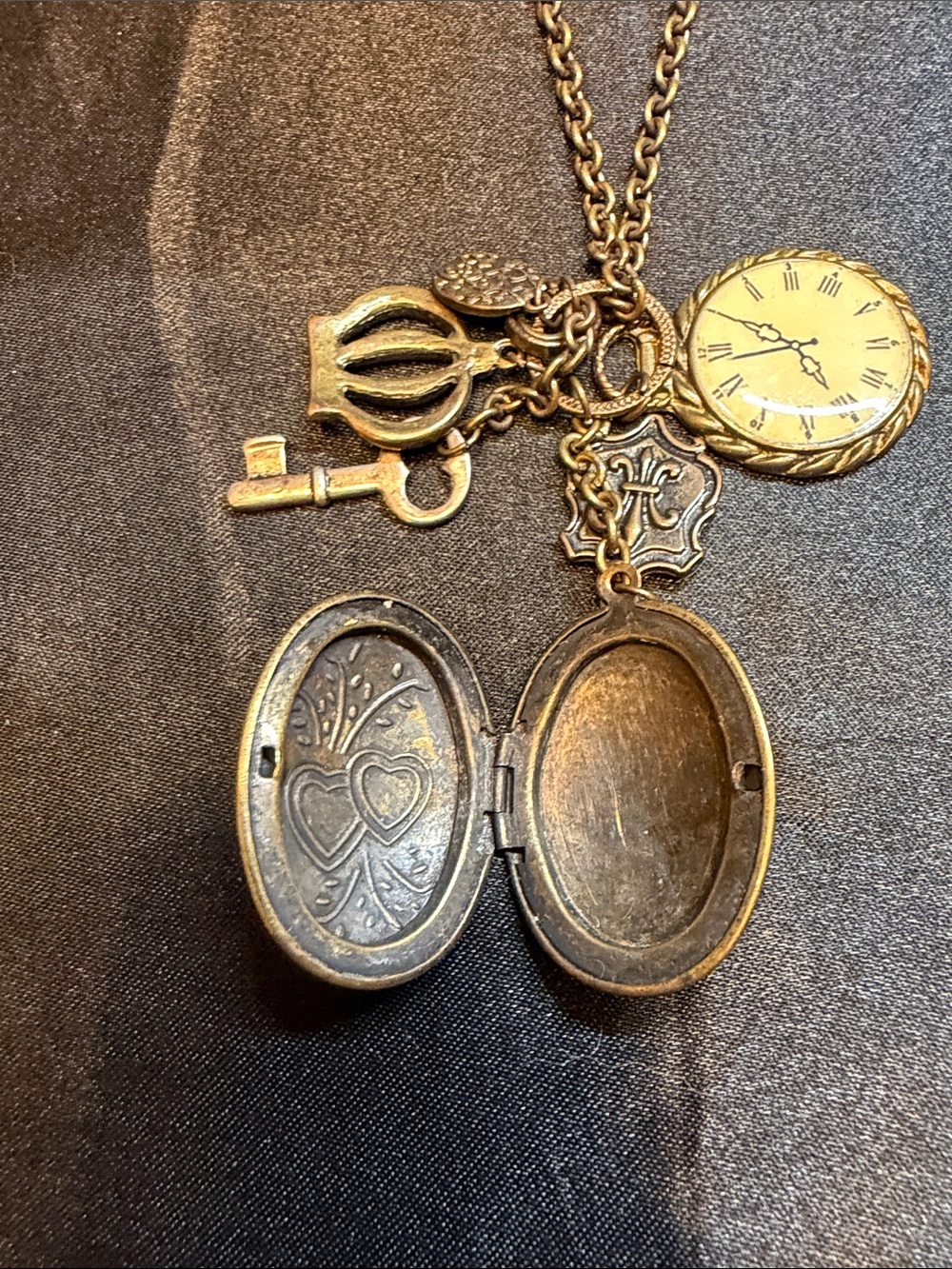 Vintage-Inspired Gold Tone Locket Charm Necklace - Picture 2 of 2
